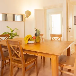 https://trastevere-star-2.it-romehotels.com